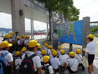 高松港･サンポート地区見学の様子